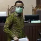 Terdakwa kasus korupsi Bantuan Sosial (Bansos) Covid-19 yang juga mantan Menteri Sosial Juliari Batubara saat jeda sidang di Pengadilan Tipikor, Jakarta, Senin (10/5/2021). Sidang lanjutan tersebut beragendakan mendengar keterangan empat orang saksi. (Liputan6.com/Helmi Fithriansyah)