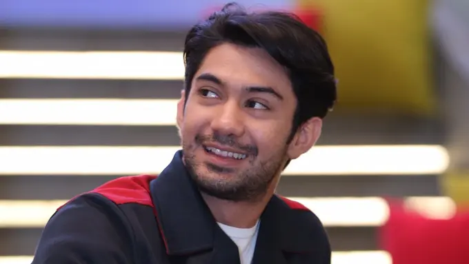 [Bintang] Duet Bareng Yura Yunita, Reza Rahadian Siap Jadi Penyanyi?