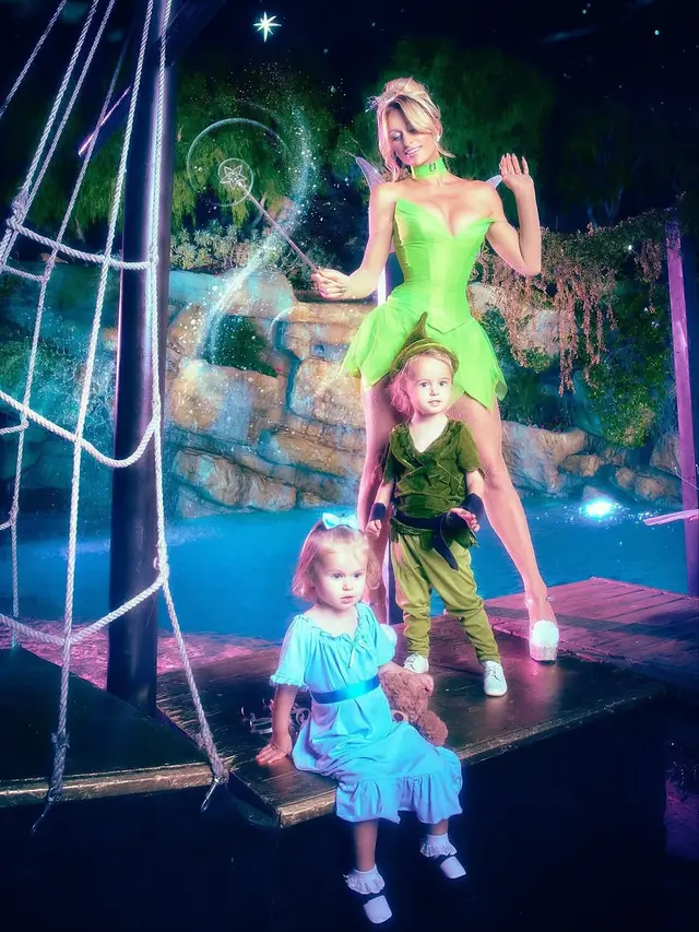 Jadi Tinkerbell, Paris Hilton Pakai Hair Piece Rancangan Rinaldy A. Yunardi