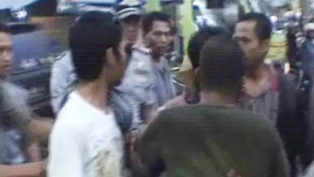 Berebut Penumpang, Sopir Angkot Bentrok