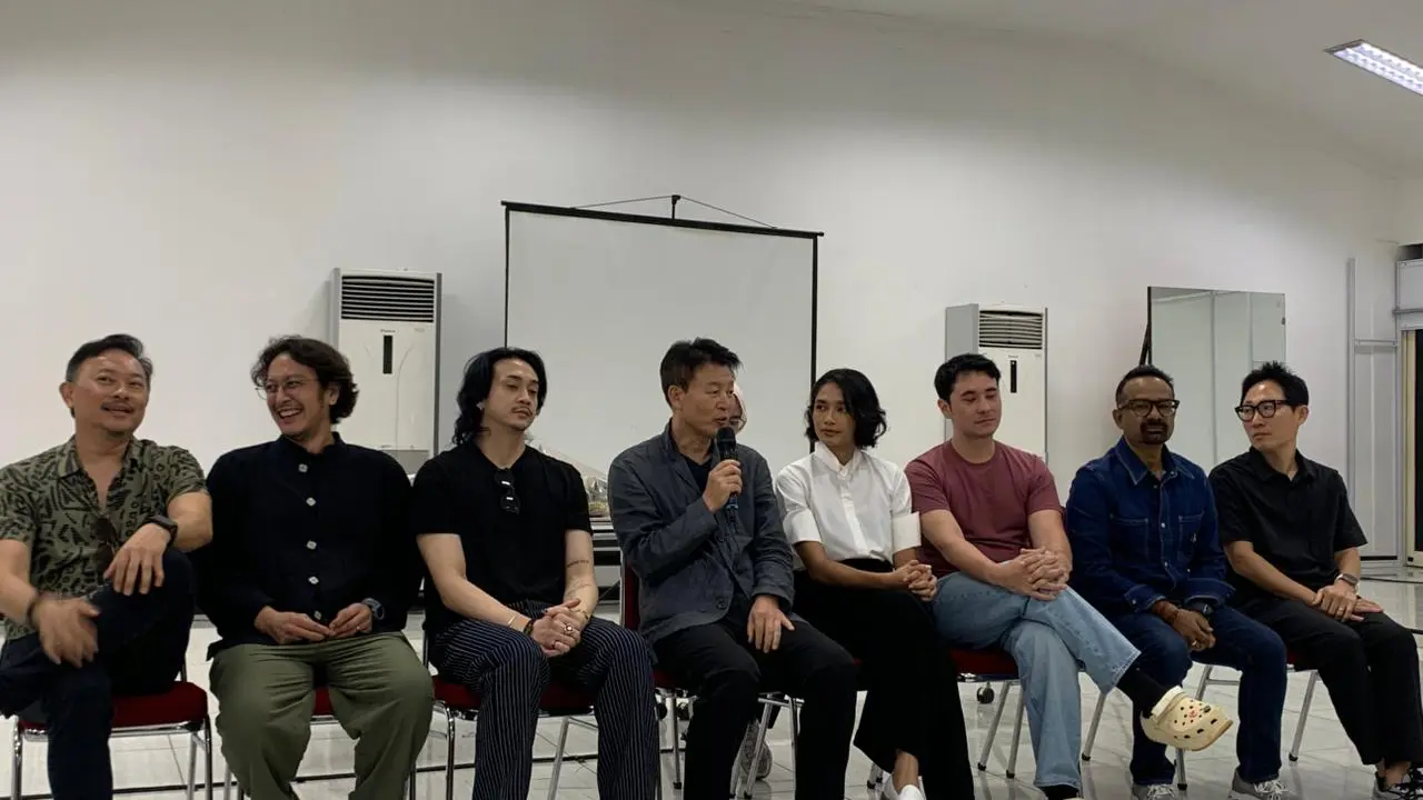 Acara Press Conference film Remake My Wife is A Gangster di Jakarta, Rabu (12/11/25)