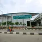 Pemandangan dari luar gedung terminal terpadu Pulo Gebang, Jakarta, Selasa (27/12). Perbaikan fasilitas di Terminal Pulogebang, Jakarta Timur hingga kini sudah mencapai 90 persen. (Liputan6.com/Angga Yuniar)