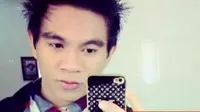 Seorang pemuda Indonesia divonis 4 tahun 10 bulan penjara setelah terbukti melakukan penipuan lewat media sosial.