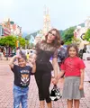Intip gaya Tasya Farasya ajak anak liburan ke Disneyland (@tasyafarasya)