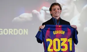 Setelah resmi berseragam Barcelona, selanjutnya Gordon akan bergabung bersama Timnas Inggris untuk mempersiapkan diri jelang bergulirnya Piala Dunia 2026. (AP Photo/Joan Mateu)