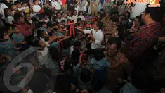 104 siswa TK dan PAUD dari Rusunawa Marunda mendatangi Balai Kota, Jakarta, Selasa (22/4/14). (Liputan6.com/Herman Zakharia)