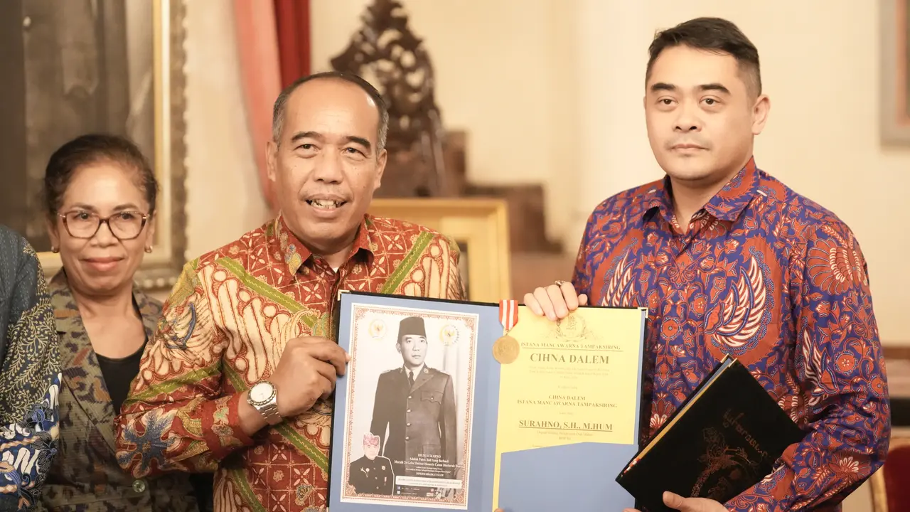 Deputi Bidang Pengkajian dan Materi BPIP Surahno bersama Dewan Pembina Yayasan Mahendradatta, Dr. Shri I Gusti Ngurah Arya Wedakarna MWS III