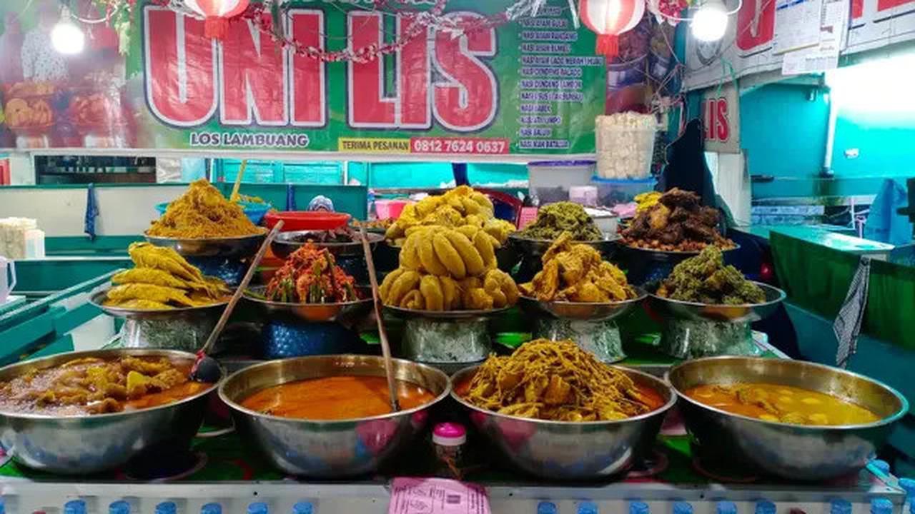 22 Rekomendasi Tempat Makan Enak di Bukittinggi Terbaru 2025, Mudah Dicari &amp; Paling Populer