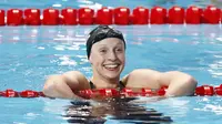 Katie Ledecky kembali memecahkan rekor dunia cabang olahraga renang. Kali ini dia memecahkan rekornya sendiri di nomor 800 meter gaya bebas saat tampil pada ajang Pro Swim Series, Senin (18/1/2016) WIB.(EPA/Valdrin Xhemaj)