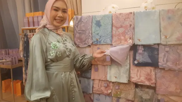 Desainer Jenna Rachmawati