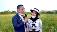Bella Shofie ke Sawah Lagi untuk Panen Padi, Merasa Jadi Petani Zaman Now