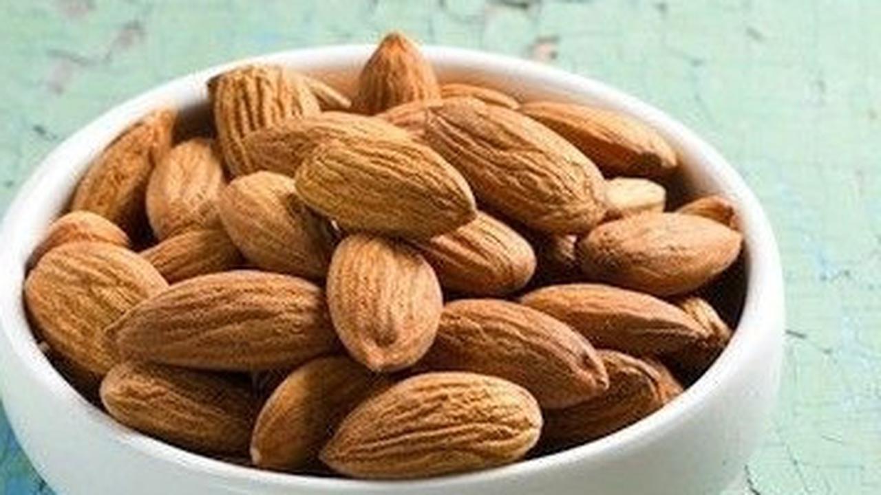Kacang Almond Asam Urat, Ketahui Manfaat, Risiko, dan Panduan Konsumsi