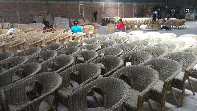 Ilustrasi penyaluran KUR.