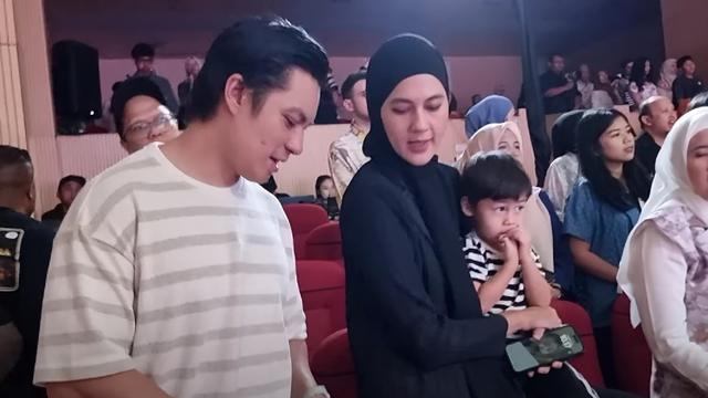 Baim Wong dan Paula Verhoeven di Acara Kelulusan Kiano