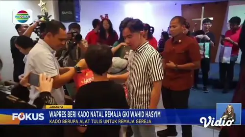 Fokus : Tujuh Desa di Tempurejo Jember Terkepung Banjir, Petugas Evakuasi Para Lansia