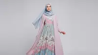 Rekomendasi 8 Gamis Batik Pastel Kombinasi Outer Polos untuk Gaya Kasual Formal