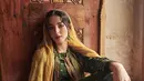 Tampil cantik bak princess dari Timur Tengah ini juga dapat kamu jadikan fashion pilihanmu saat di Turki, lho. Warna kuning dan hijau juga dapat kamu jadikan referensi outfit sahabat fimela.(Instagram/tasyafarasya)