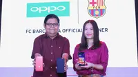 Petinggi Oppo Indonesia pada acara peluncuran Oppo F3 FC Barcelona Edition.