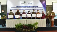 Kementerian Koperasi dan UKM menggandeng Bank Jabar Banten (BJB), Universitas Padjadjaran (Unpad) dan Ikatan Alumni Institut Manajemen Koperasi Indonesia (Ikopin) dalam membangun wirausaha muda yang handal dan berdaya saing.