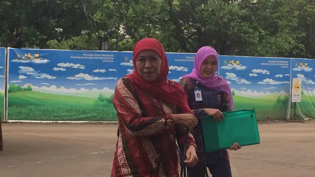 Menteri Sosial Khofifah Indar Parawansa bertemu Presiden Joko Widodo atau Jokowi di Kompleks Istana Kepresidenan Jakarta, Rabu (29/11/2017).