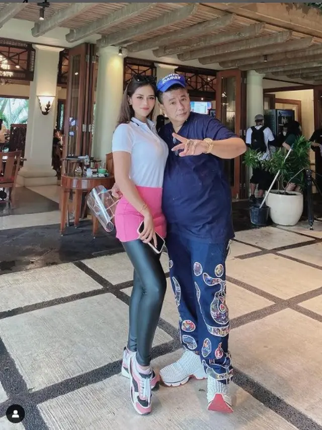 Selebgram Mahesa Putri yang jadi Aspri Hotman Paris
