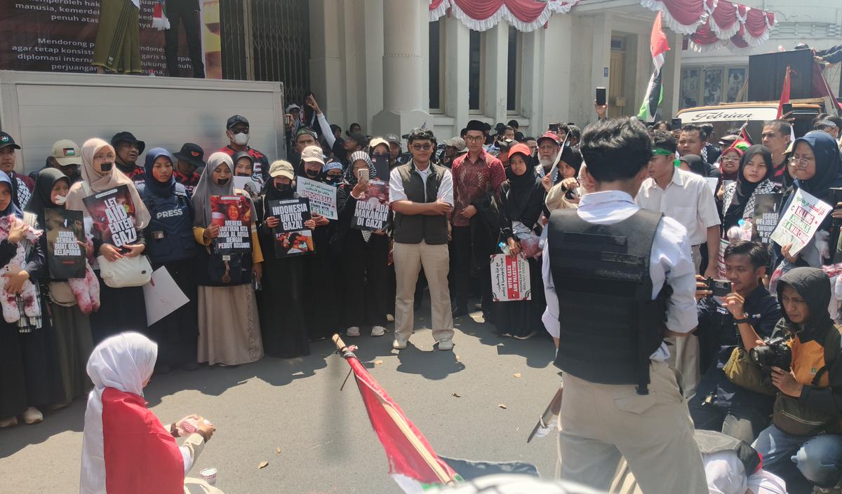 demo dukung palestina di bandung