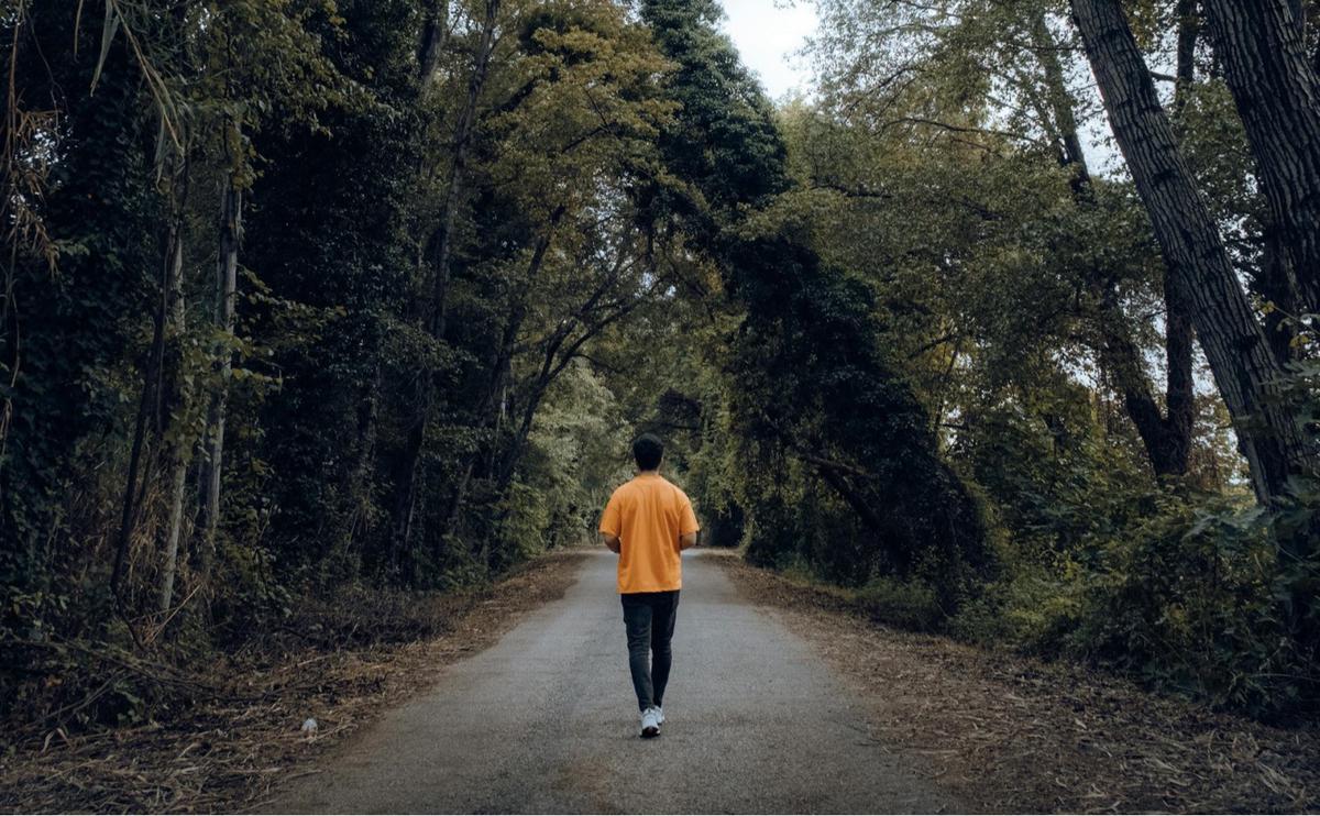 Ilustrasi jalan kaki pagi, joging