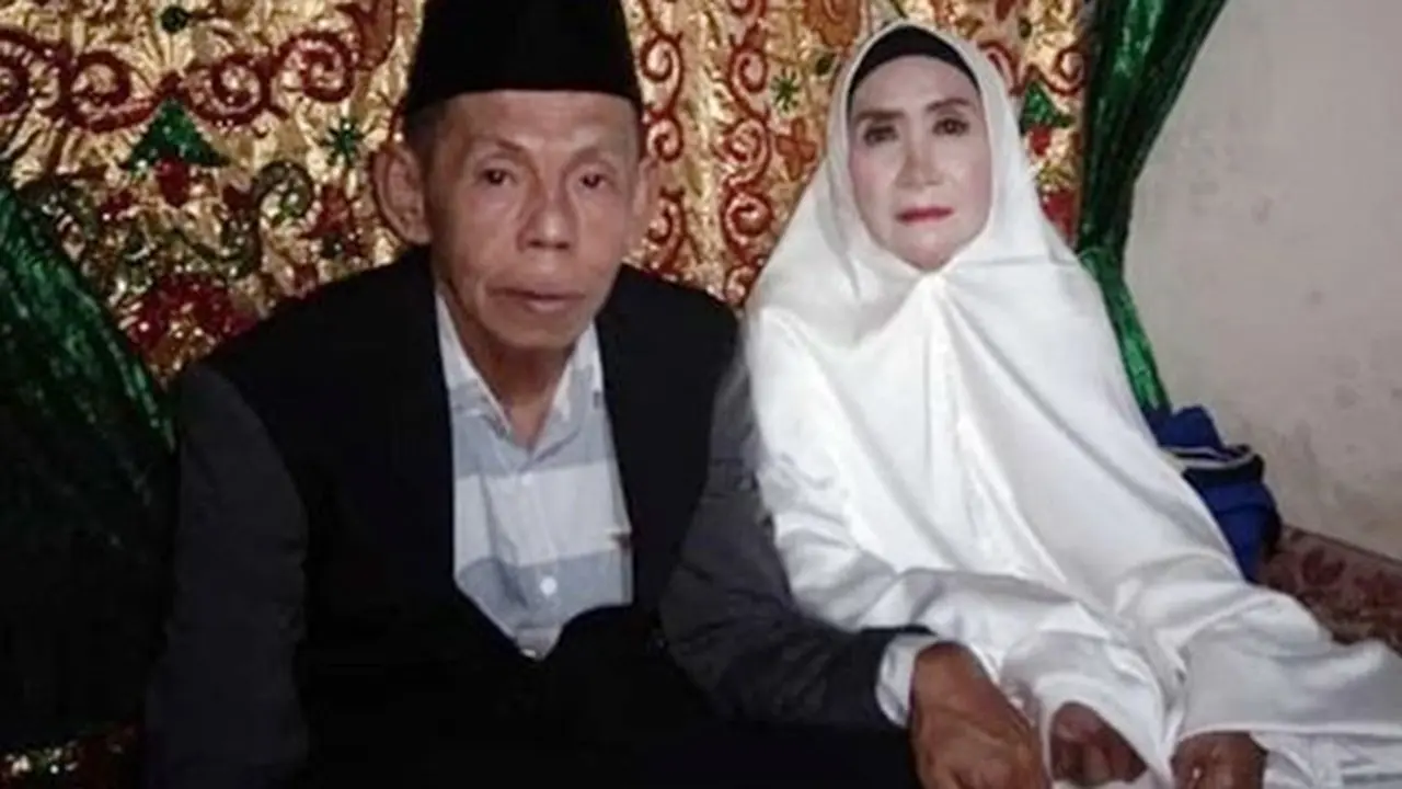 Pasangan Renta Lepas Masa Lajang Menikah di Umur 63 Tahun