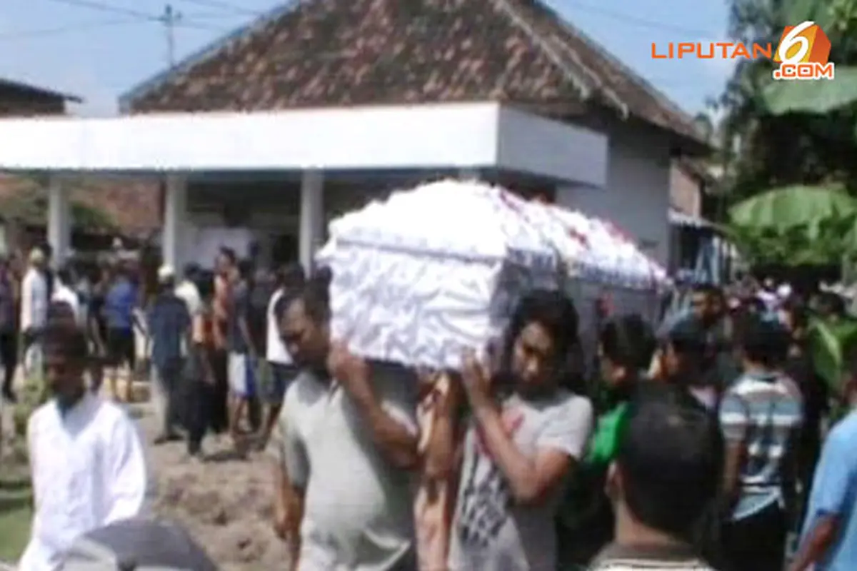 korban-demak-131206c.jpg