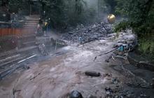 VIDEO: Mencekam! Detik-Detik Banjir Bandang Terjang Objek Wisata Guci Tegal, Pancuran 13 Rusak Berat