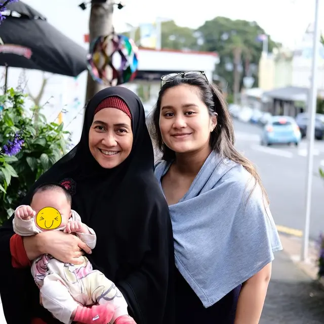 Kini Berhijab, Ini 6 Potret Terbaru Meidiana Hutomo Awet Muda di Usia 55 Tahun