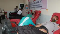 Foto : Calon perwora Polda NTT saat mendonorkan plasma darahnya ke PMI (Liputan6.com/Ola Keda)