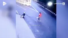 Seorang pria membacok secara acak kendaraan yang lewat menggunakan parang. Kejadian ini terjadi di sebuah jalan di Alor, NTT.