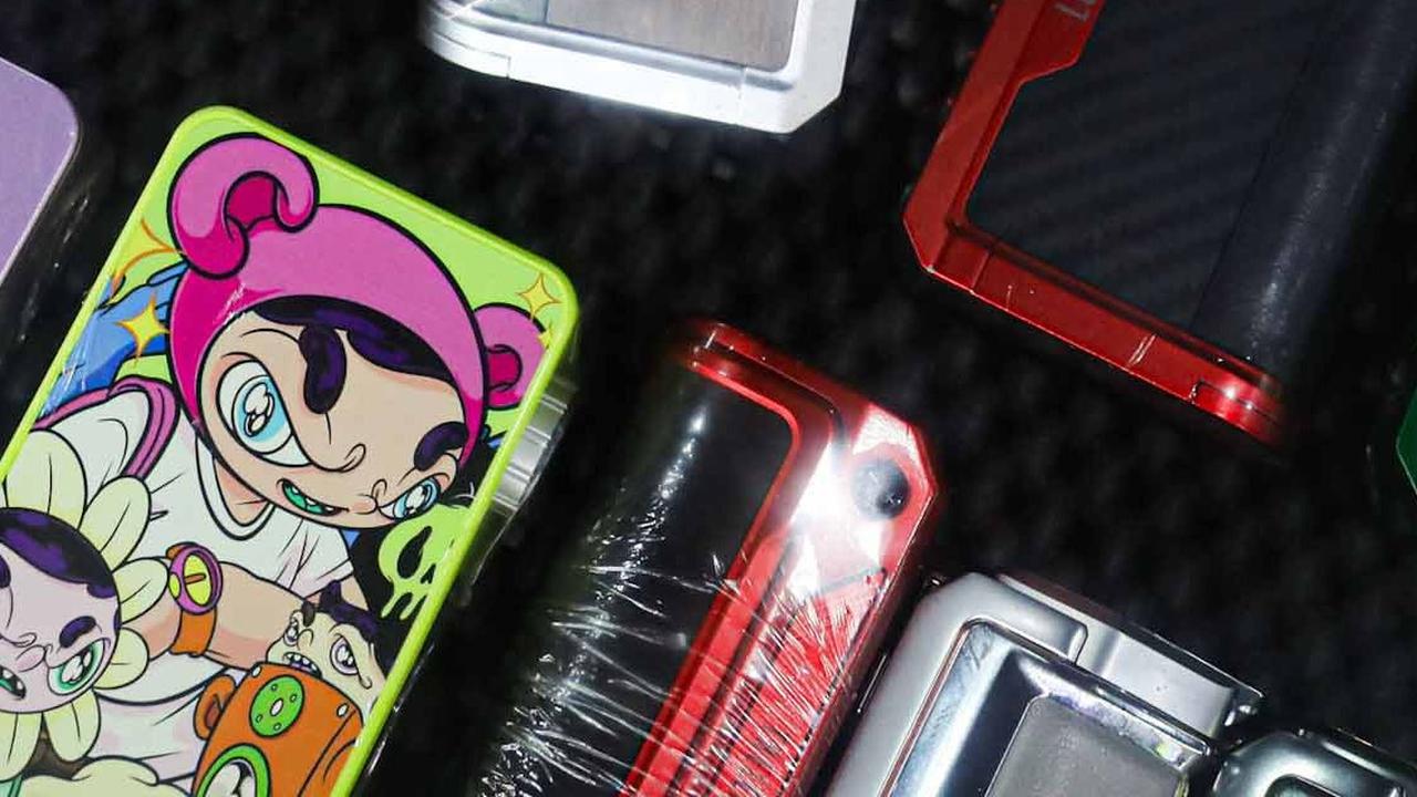 FOTO: Geliat Penjualan Rokok Elektrik di Tengah Kenaikan Cukai dan Desakan WHO Larang Vape Aneka Rasa