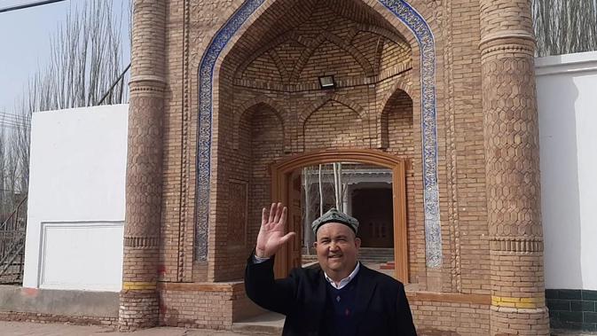 Husein Memeti, pria Uighur yang menjadi imam masjid lokal di Shufu County, Prefektur Kashgar, Xinjiang (Rizki Akbar Hasan / Liputan6.com)