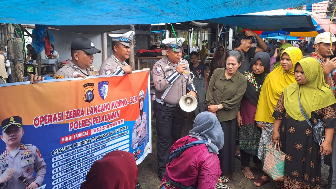 Aksi Polisi Datangi Pasar di Pelalawan, Edukasi Pedagang Terkait Pilkada