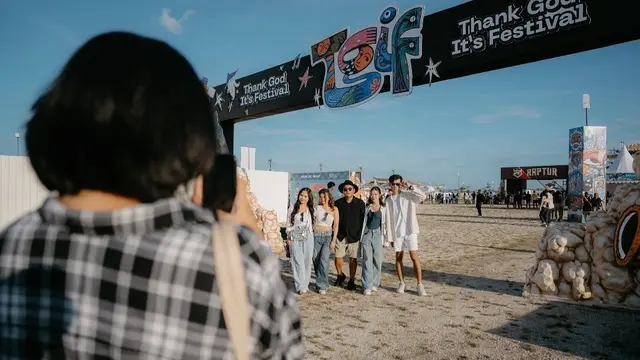 Sumber: instagram.com/thankgoditsfestival