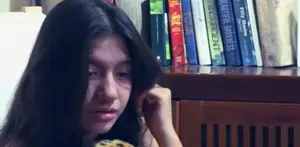 Siapa musuh bebuyutan Cassandra Lee?