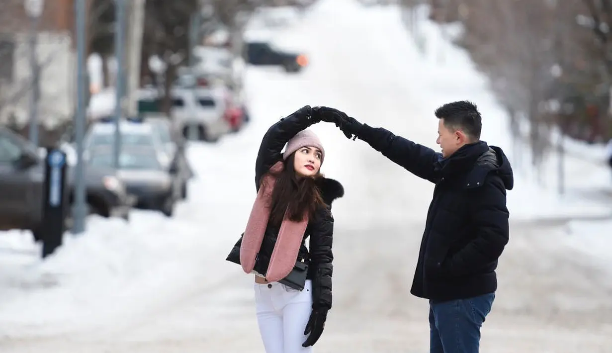 Sehari kemudian, Shandy menuliskan ucapan terima kasih pada suaminya yang dengan sabar menemani liburan selama sebulan bersama dengan ibunya. Bahkan dengan tulus dan begitu menyayanginya. (Instagram/shandyaulia)