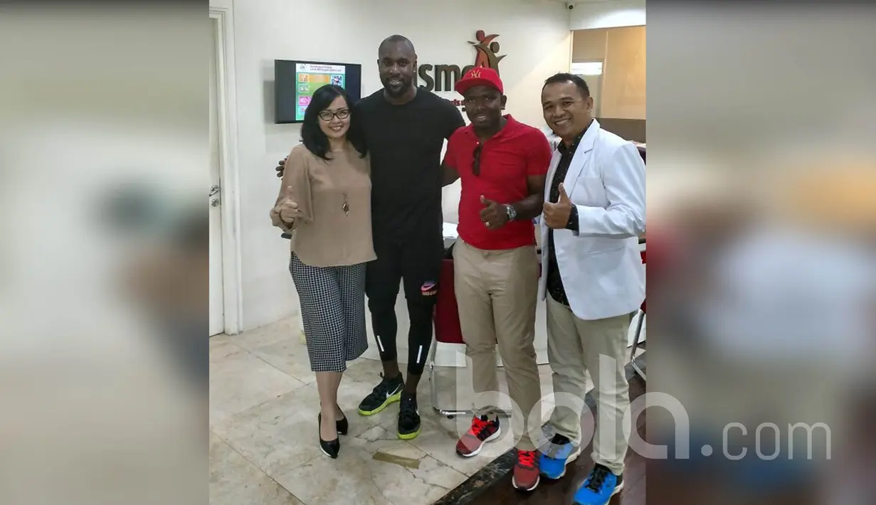 Mantan penyerang Timnas Inggris, Carlton Cole, usai menjalani tes kesehatan. Hasil dari tes kesehatan tersebut menunjukan pemain yang terakhir kali tercatat bermain di klub Amerika Serikat, Sacramento Republic, bugar 100 persen. (Dokumentasi/Bola.com)
