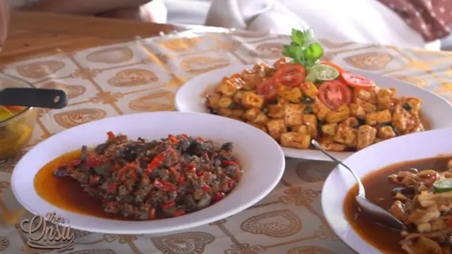 Momen Sarwendah Masak di Kapal saat Liburan