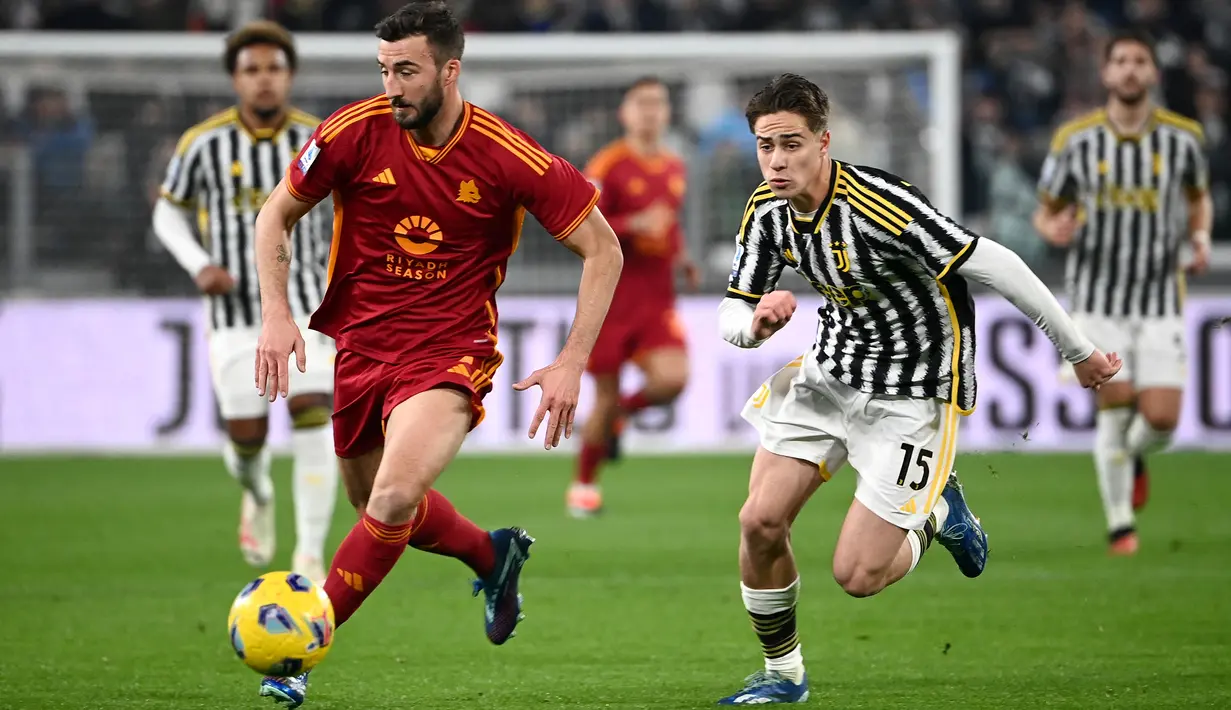 Juventus kini mengoleksi 43 poin dan hanya berjarak dua angka dari Inter yang jadi pemuncak klasemen. (sabella BONOTTO / AFP)