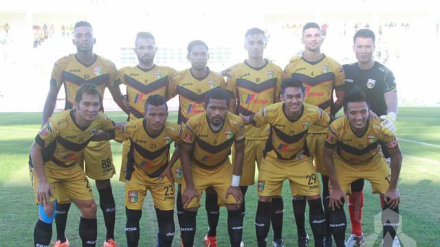 Duel Bintang Mitra Kukar Vs Pusamania Borneo Fc Bola Liputan6 Com