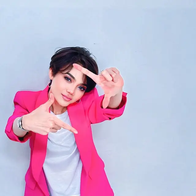 4 Gaya Rambut Pixie Cut Seleb di Tahun 2024 dari Kim Go Eun hingga BCL,  Inspirasi Tampil Berani dan Fresh