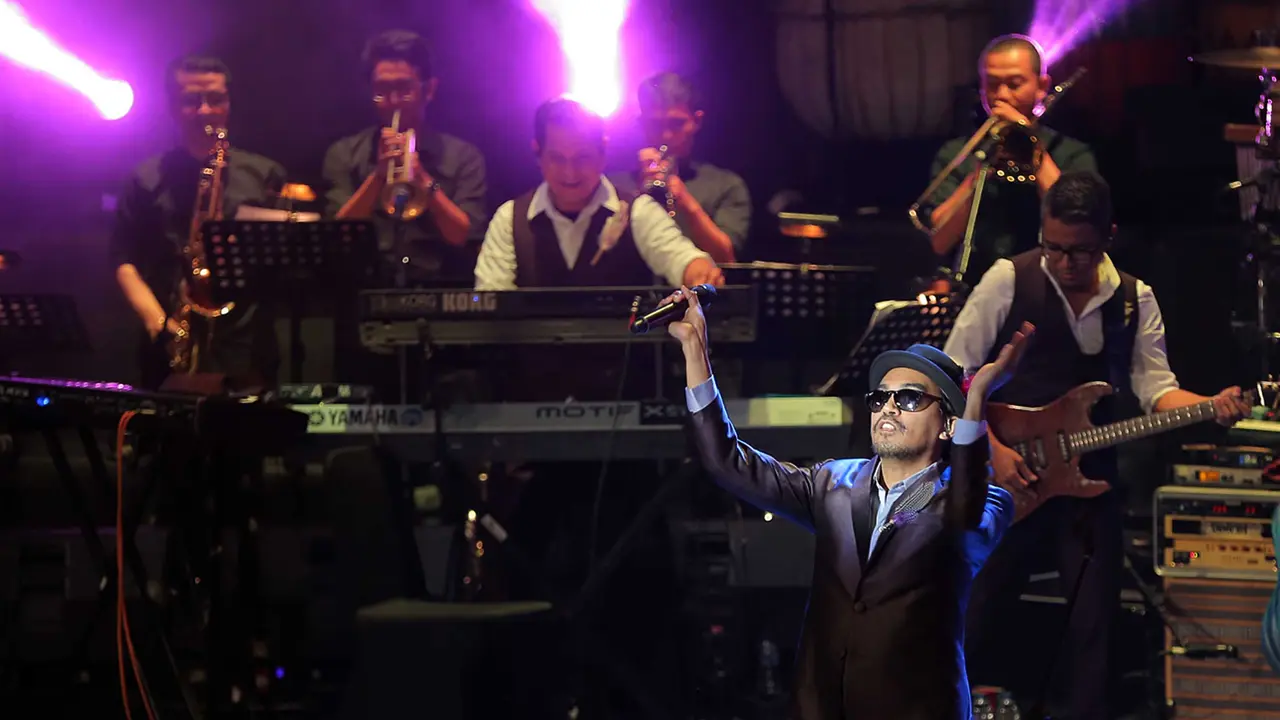 [Bintang] Konser Tanda Mata Glenn Fredly untuk Ruth Sahanaya