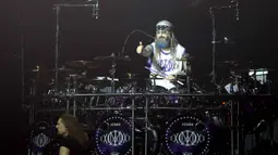 Diketahui, Mike Portnoy bergabung lagi sejak 2023 setelah sempat keluar pada 2010. Tampak dalam foto, grup band metal legendaris, Dream Theater saat tampil pada Konser "An Evening With Dream Theater - 40th Anniversary Tour" di Beach City International Stadium, Jakarta, Sabtu 7 Februari 2026. (Kapanlagi.com/Budy Santoso)