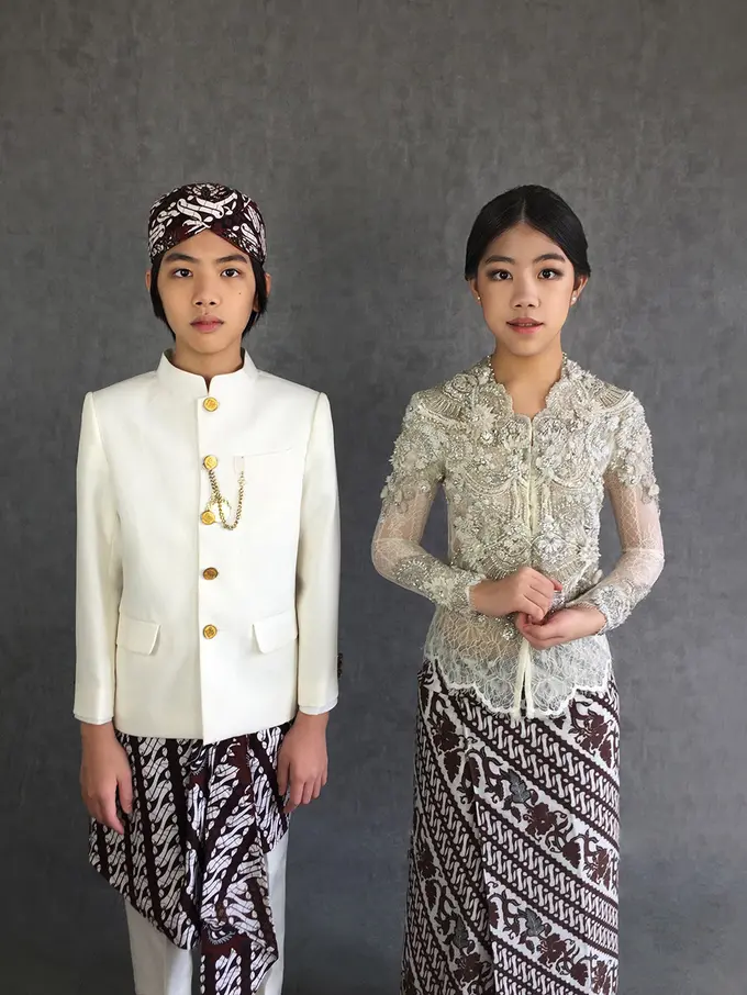 Mischka dan Devon Kei memperingati Hari Kartini