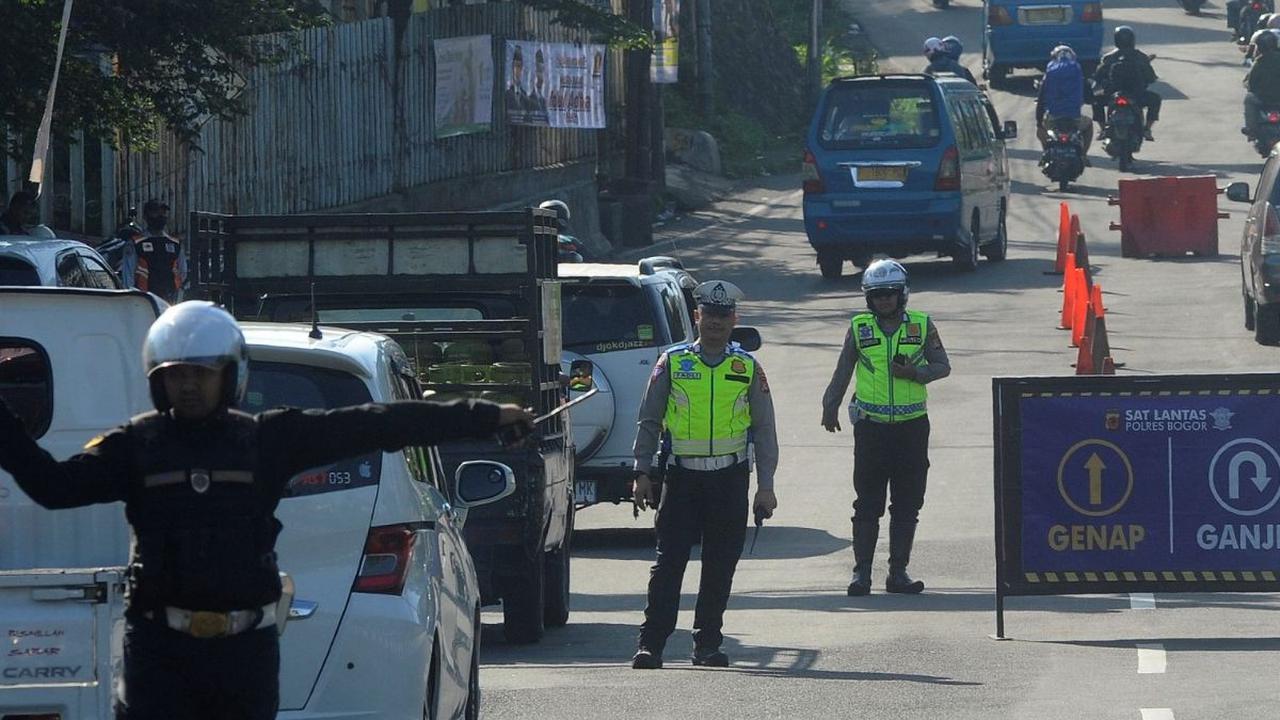 Ardian memprediksi, peningkatan jumlah kendaraan tetap akan terjadi pada Sabtu dan Minggu. Meski begitu, rekayasa lalu lintas akan diterapkan menyesuaikan situasi dan kondisi di lapangan nantinya.