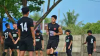 Bek tengah PSM Makassar, Abdul Rahman. (Bola.com/Abdi Satria)