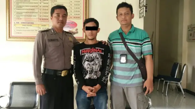 Tersangka Aan ditahan polisi lantaran menggelapkan truk ayahnya, yang digunakan untuk menghidupi keluarga. (Foto: Liputan6.com/Muhamad Ridlo/Polres Kebumen)